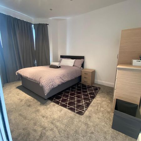 דירות לונדון Cosy House In Newham מראה חיצוני תמונה