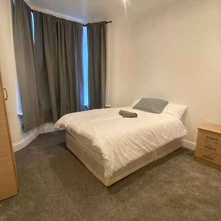 דירות לונדון Cosy House In Newham מראה חיצוני תמונה