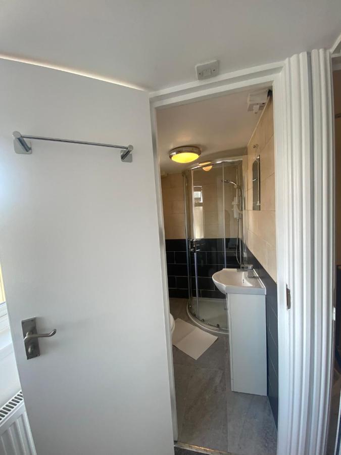 דירות לונדון Cosy House In Newham מראה חיצוני תמונה