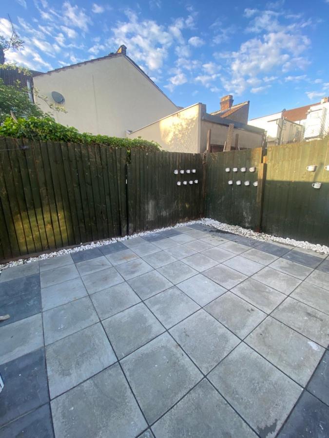 דירות לונדון Cosy House In Newham מראה חיצוני תמונה