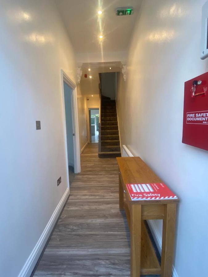 דירות לונדון Cosy House In Newham מראה חיצוני תמונה