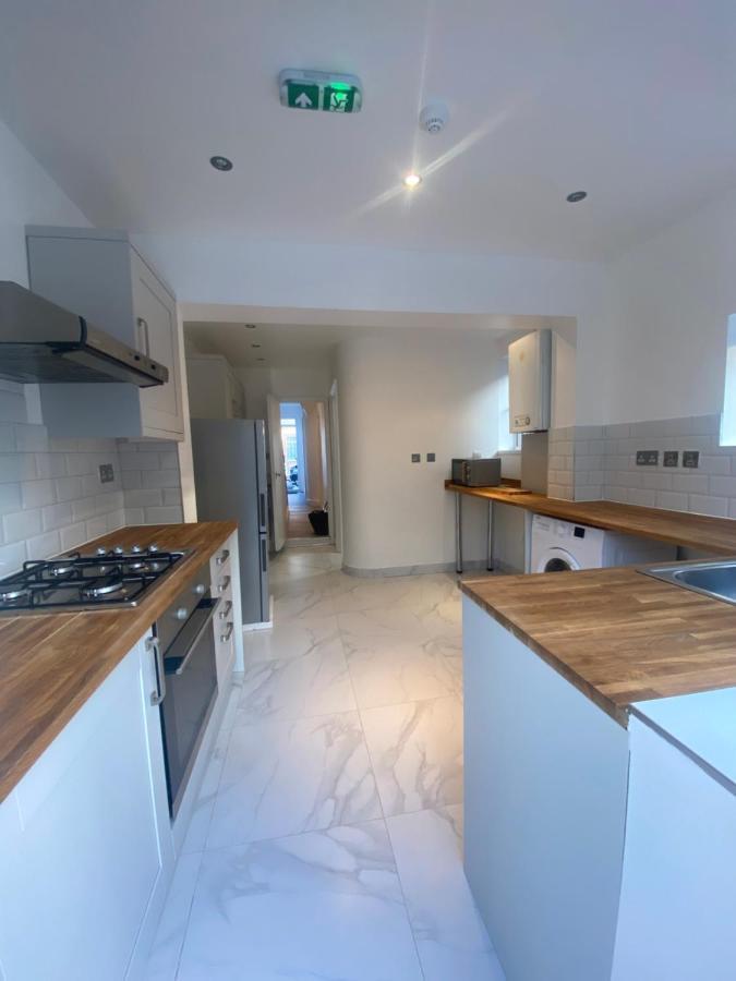 דירות לונדון Cosy House In Newham מראה חיצוני תמונה