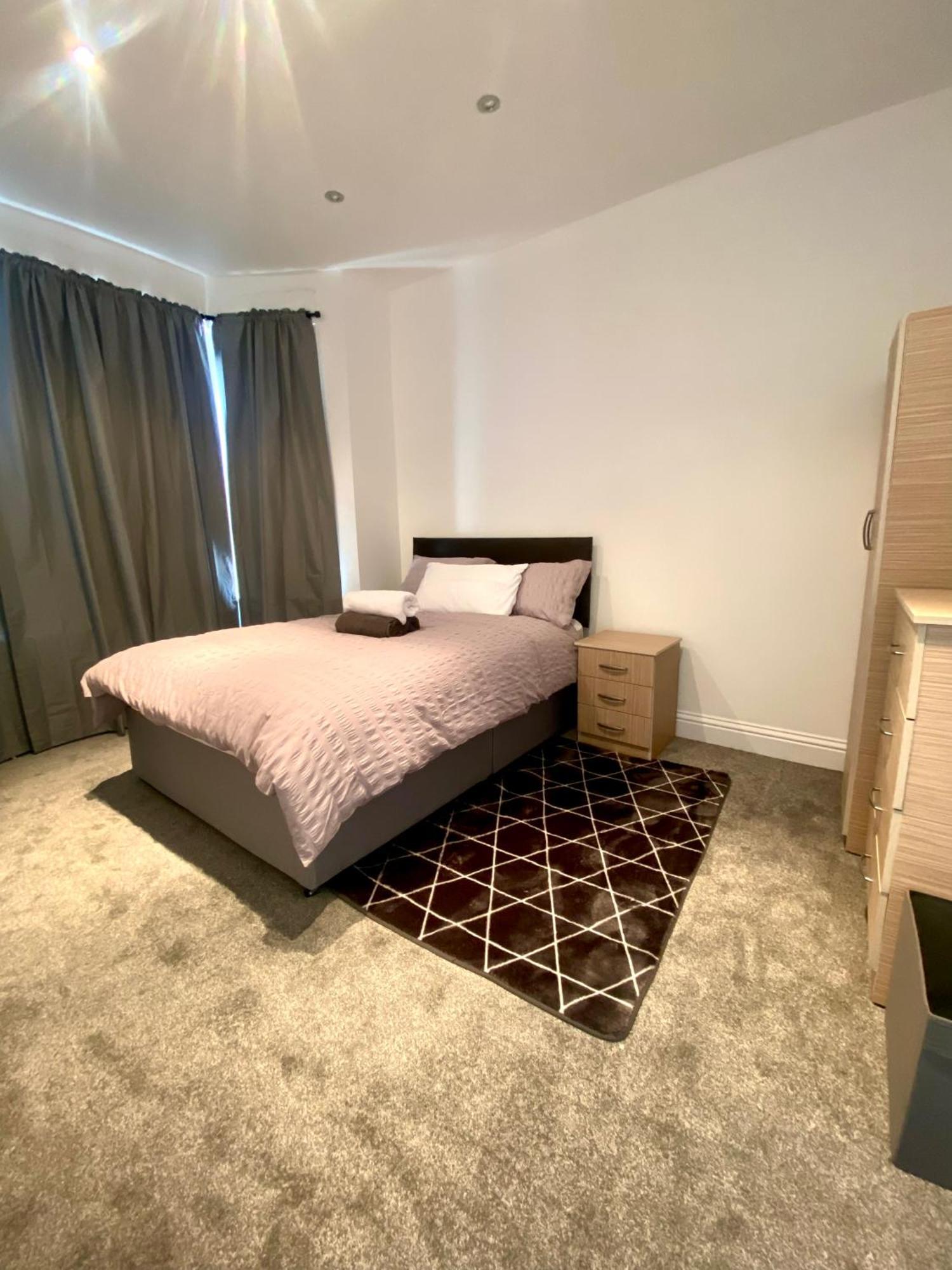 דירות לונדון Cosy House In Newham מראה חיצוני תמונה